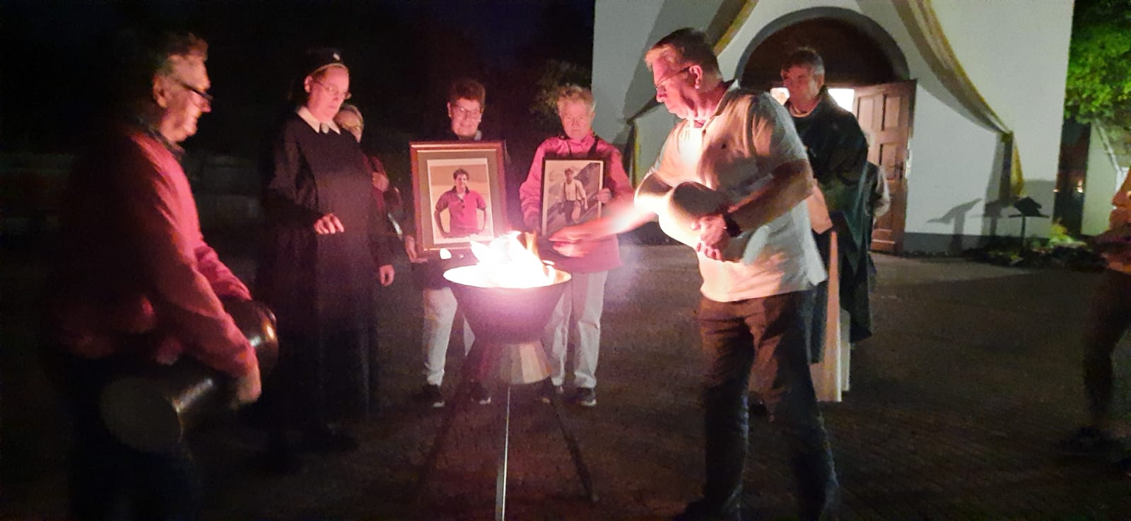 Feuerkorb - mit Jesus werden sie zum Feuerkorb in der Anbetung